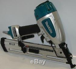 MAKITA AF635 NEW 15 Gauge 2-1/2 Air Angled Finish Nailer 34 Nail Gun Kit