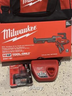 MILWAUKEE M12 10-Ounce Caulk & Adhesive Gun Kit NEW 2441-20 + 6.0AH Battery