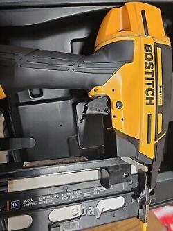 New Bostitch Btfp71917 16 Gauge 2.5 Pneumatic Brad Nailer Gun Kit (mt95)