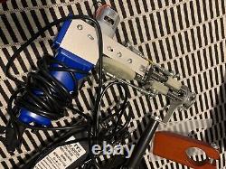 Tufting gun kit with gun and trimmer