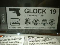 Umarex Glock 19 Gen 3 + CO2 Cartridges + BB Ammo Gas Air Gun Starter Kit