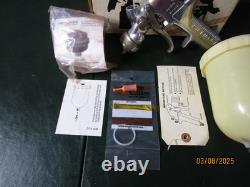 Vintage DeVilbiss Gravity Feed Paint Gun Kit NOS GFG-616-FW