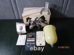 Vintage DeVilbiss Gravity Feed Paint Gun Kit NOS GFG-616-FW
