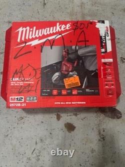 Kit de nettoyage de drains Milwaukee 2572B-21 M12 Pistolet à air Airsnake 12V avec accessoires