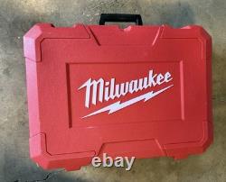 Kit de nettoyage de drains Milwaukee M12 AIRSNAKE Pistolet à air Modèle (2572B-21)