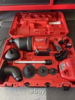 Kit de nettoyeur de drains Milwaukee Tool 2572B-21 pistolet à air M12 Airsnake