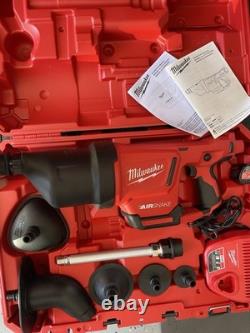 Kit de nettoyeur de drains Milwaukee Tool 2572B-21 pistolet à air M12 Airsnake