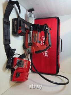 Kit de pistolet à graisse avec tuyau de 48 pouces Milwaukee 2646-21CT M18 18V à 2 vitesses