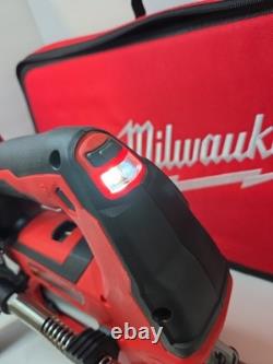 Kit de pistolet à graisse avec tuyau de 48 pouces Milwaukee 2646-21CT M18 18V à 2 vitesses