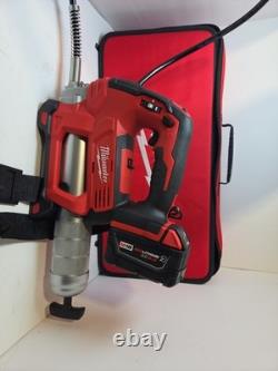 Kit de pistolet à graisse avec tuyau de 48 pouces Milwaukee 2646-21CT M18 18V à 2 vitesses