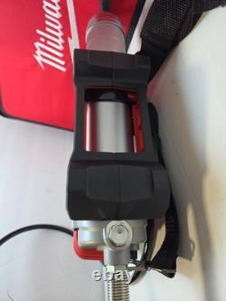 Kit de pistolet à graisse avec tuyau de 48 pouces Milwaukee 2646-21CT M18 18V à 2 vitesses