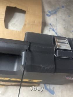 Kit de pistolet à graisse sans fil Dewalt 20V LITHIUM-ION DCGG571M1 NOUVEAU DANS LA BOÎTE