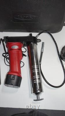 Kit de pistolet à graisse sans fil Legacy L1380 Mega Power avec 2 batteries