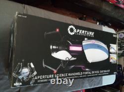 Kit personnalisé de pistolet à portail portable de l'Aperture Science NECA - Neuf et scellé