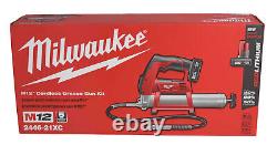 Milwaukee 2446-21XC 12V Kit de pistolet à graisse sans fil avec batterie, chargeur et sac